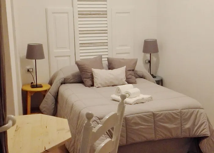 Quartino Napoletano 4* نابولي
